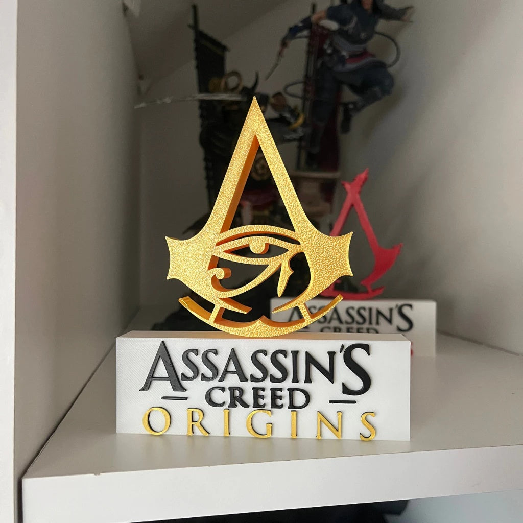Placa Assassin's Creed Origins – Letreiro Gamer Mesa, Enfeite Setup, Olho de Hórus 👁️☀️